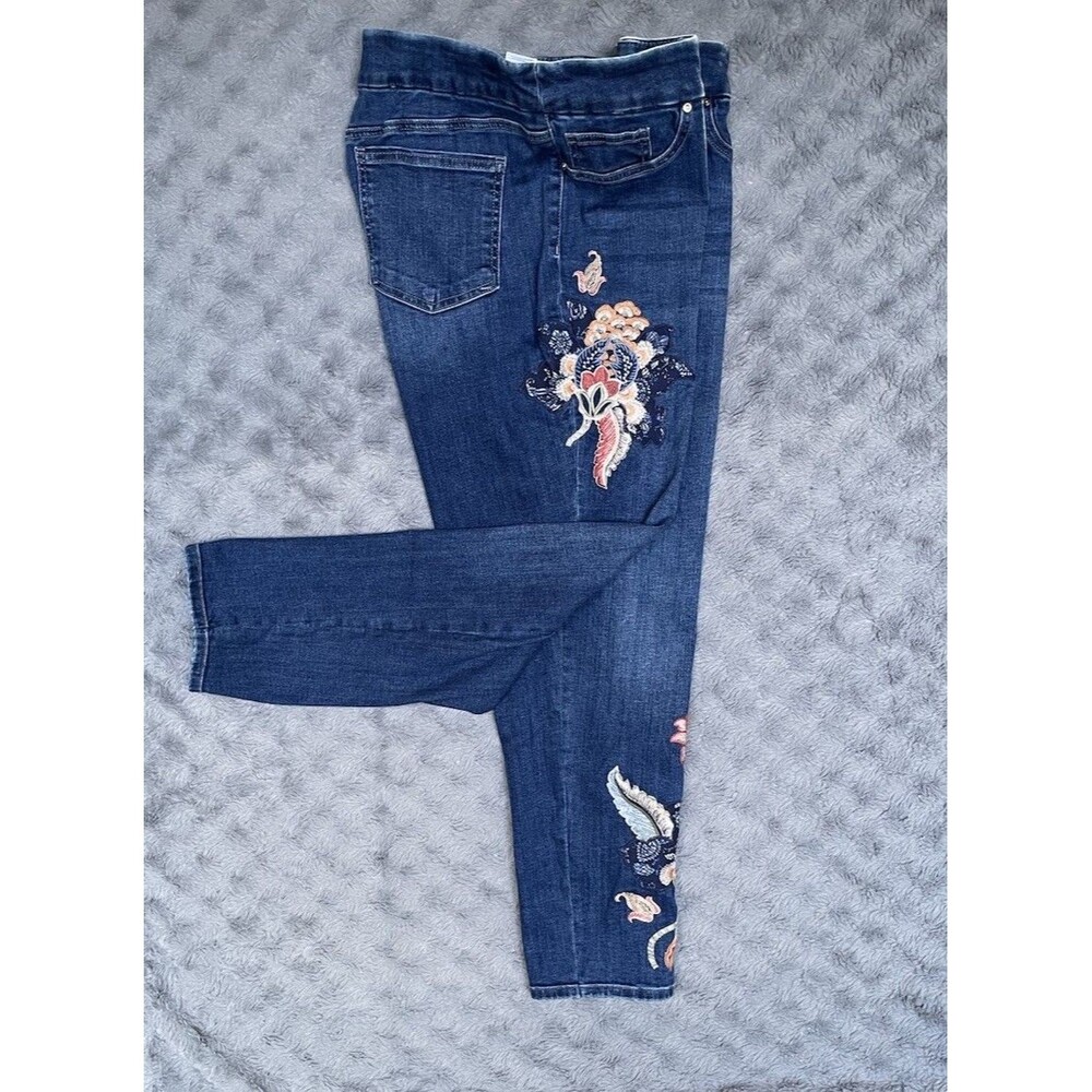 Chico’s 2.5 Pull On Jegging Ankle Jean Floral Embroidery Stretch Denim Sz 14R - Picture 3 of 16